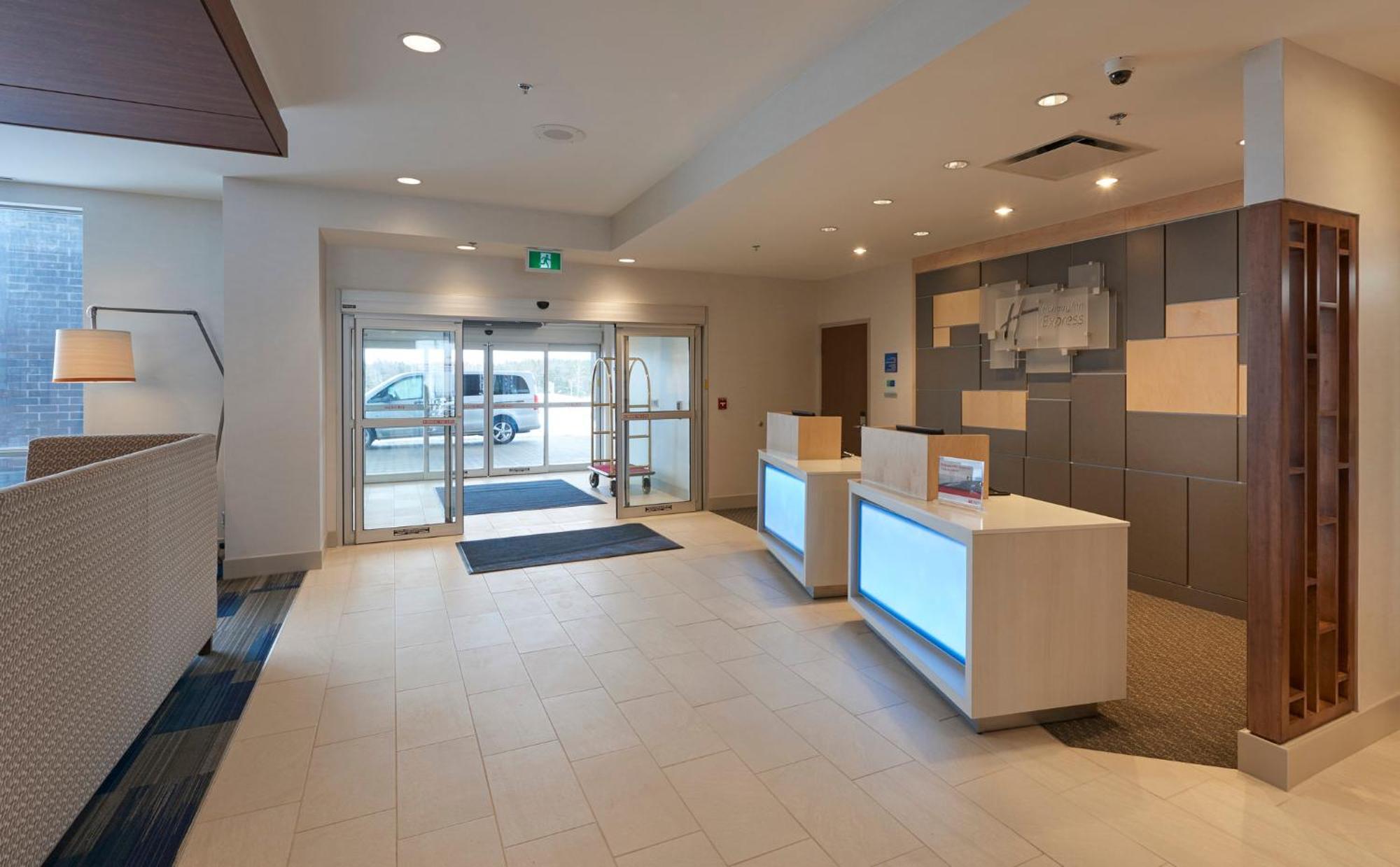 Holiday Inn Express & Suites St. John'S Airport By Ihg Esterno foto