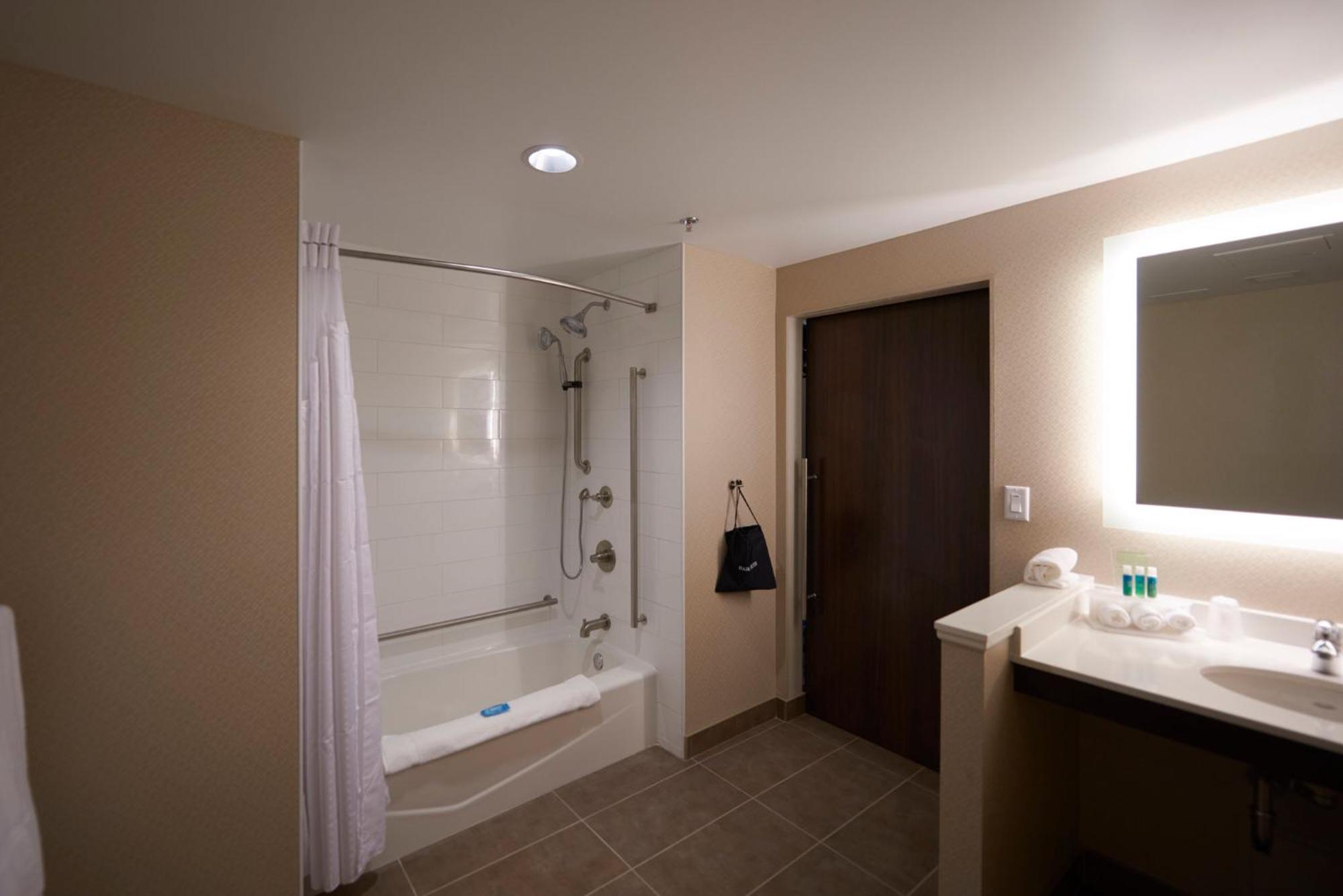 Holiday Inn Express & Suites St. John'S Airport By Ihg Esterno foto